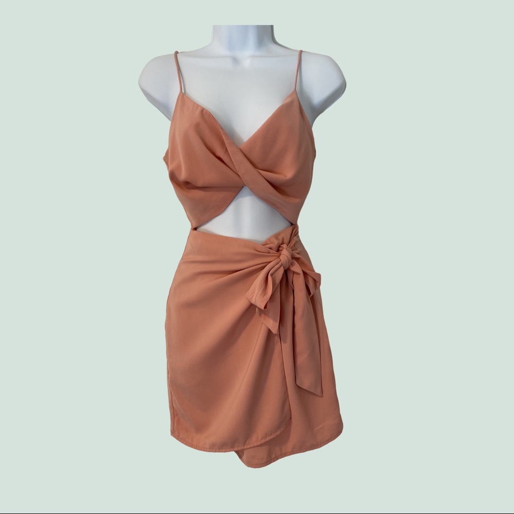 🤍2 for $120🤍 Superdown- Kamryn Side Tie Dress